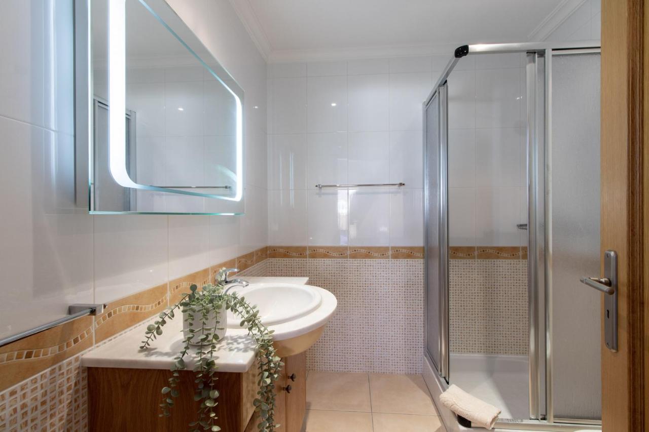 Apartamento Alameda Quarteira Exteriör bild